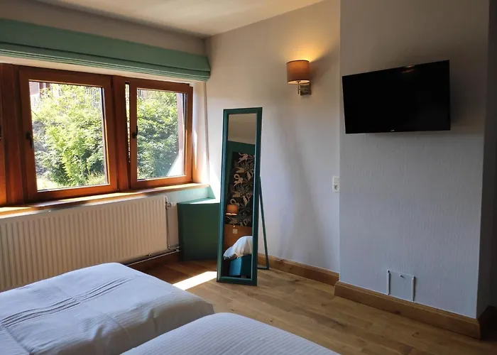 Le Genet Fleuri * לה רושה - אן - ארדן