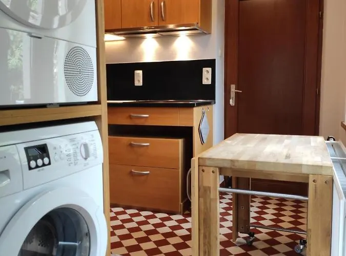 Le Genet Fleuri * לה רושה - אן - ארדן